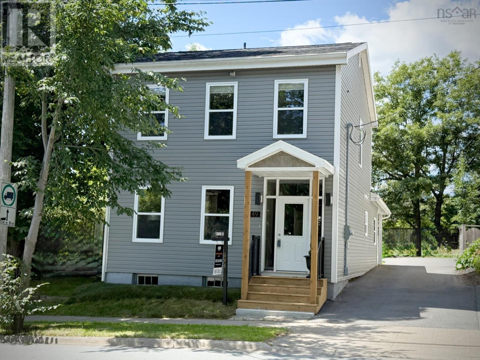 249 Portland St, Dartmouth, NS B2Y 1J8