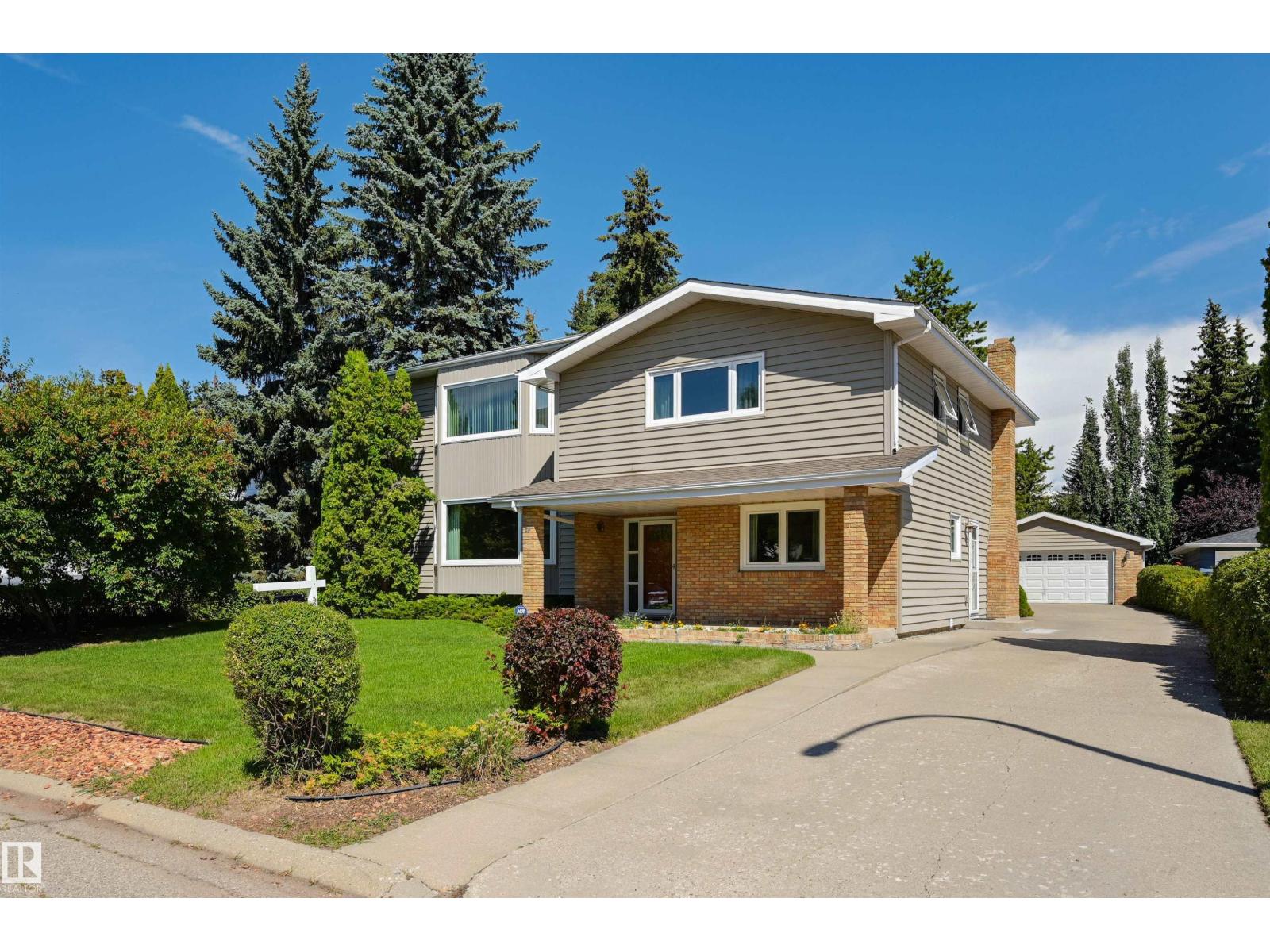 24 Quesnell Rd NW, Edmonton, AB T5R 5N2