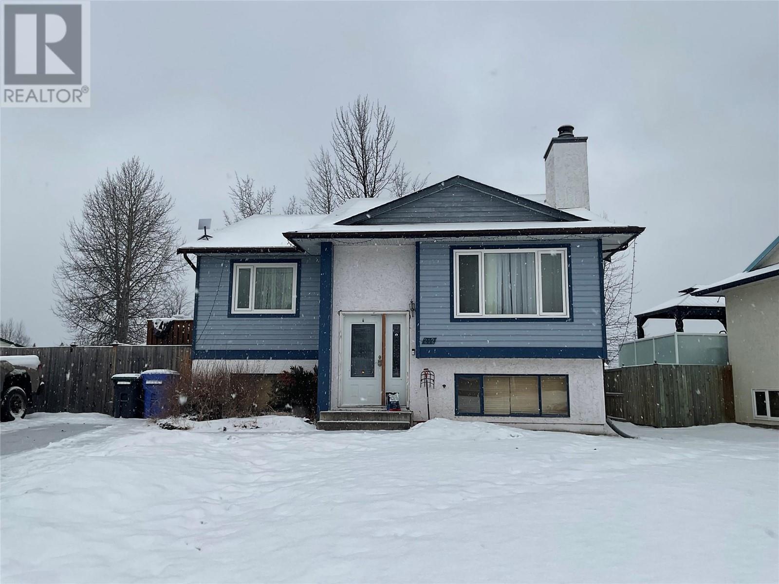 212 Spruce Ave, Tumbler Ridge, BC V0C 2W0