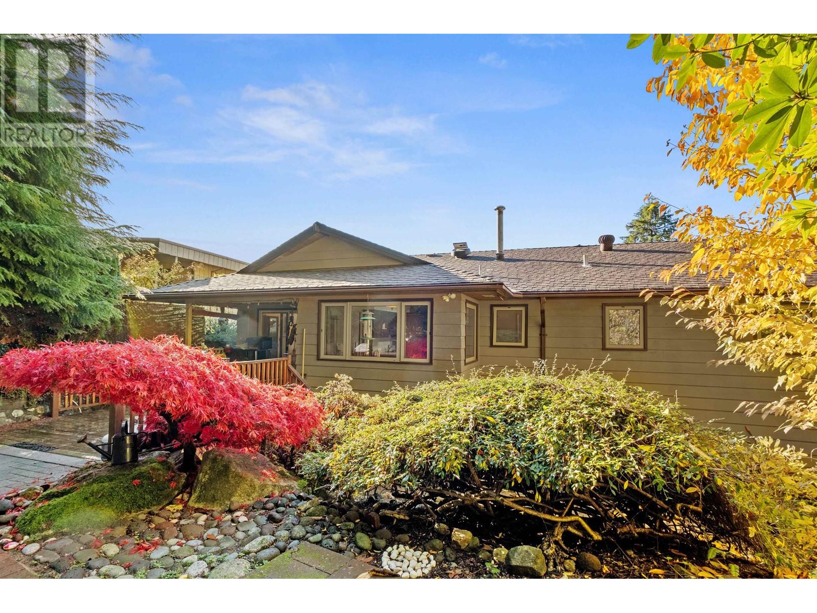 5256 Malaspina Pl, North Vancouver, BC V7R 4M1