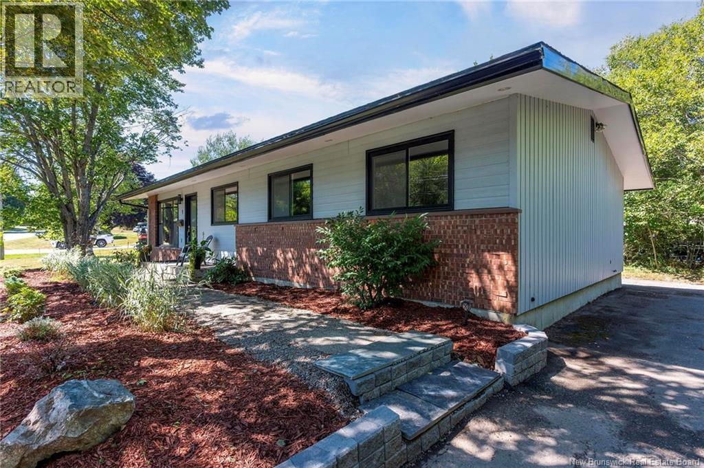 1 Kildare Ct, Rothesay, NB E2H 1C3