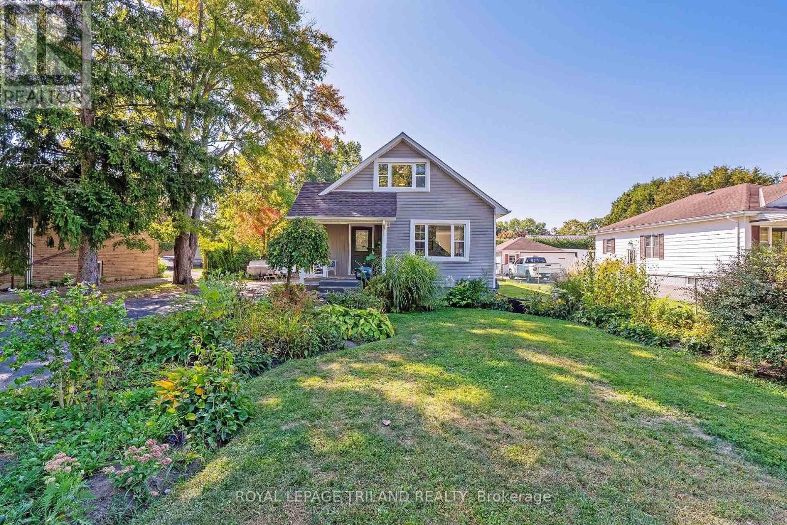 18 Tecumseh St, St. Thomas, ON N5P 2E1