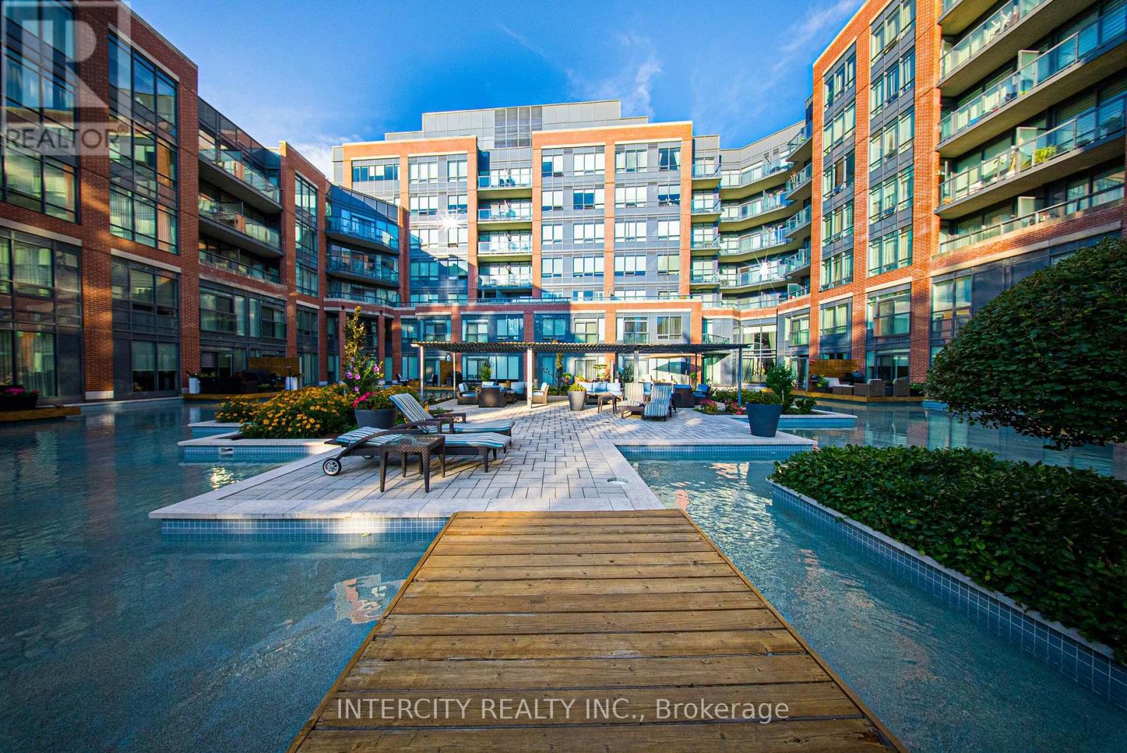204-7608 Yonge St Ph15 St, Vaughan, ON L4J 1V9
