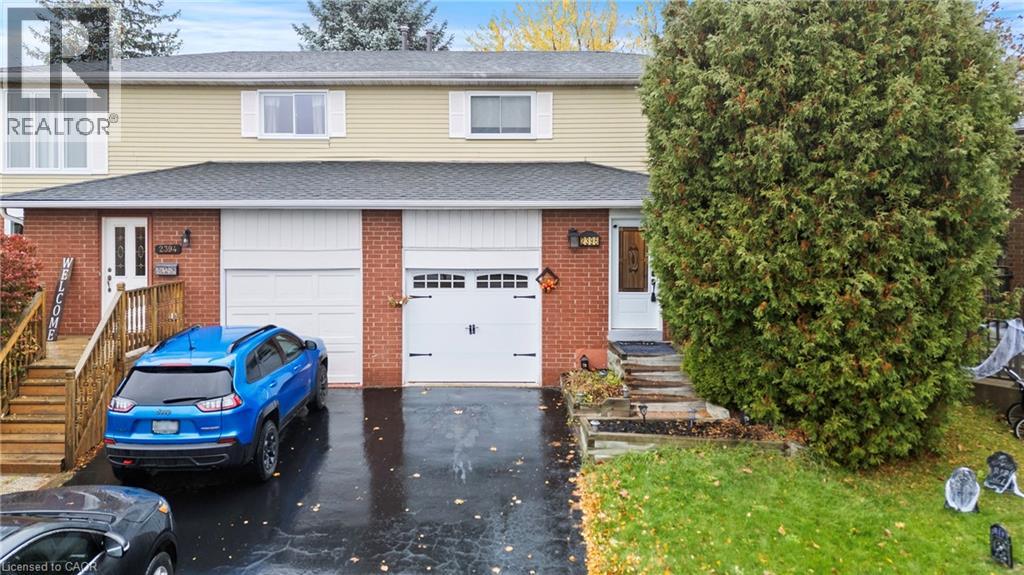 2396 Lyford Ln, Burlington, ON L7P 3Y8