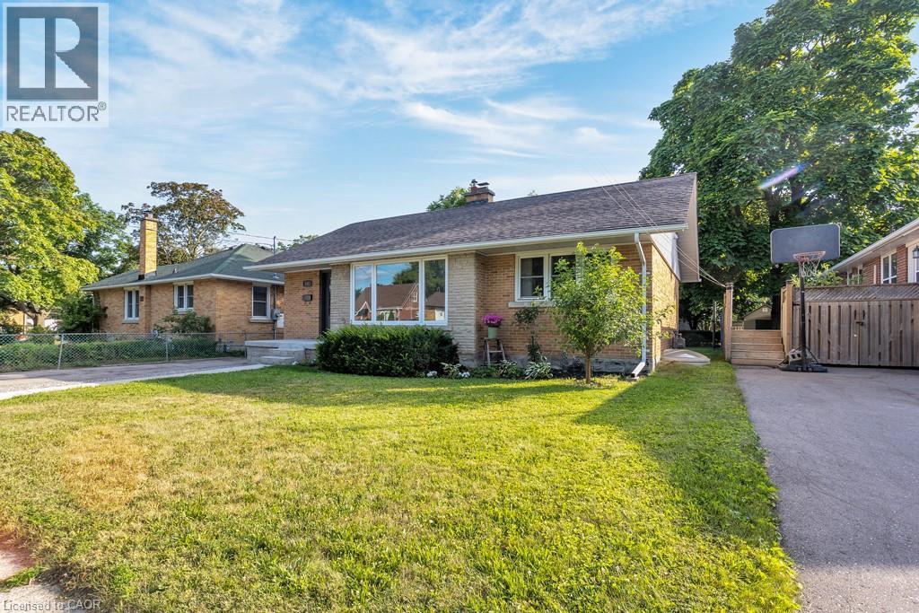 196 Patricia Ave, Kitchener, ON N2M 1J7