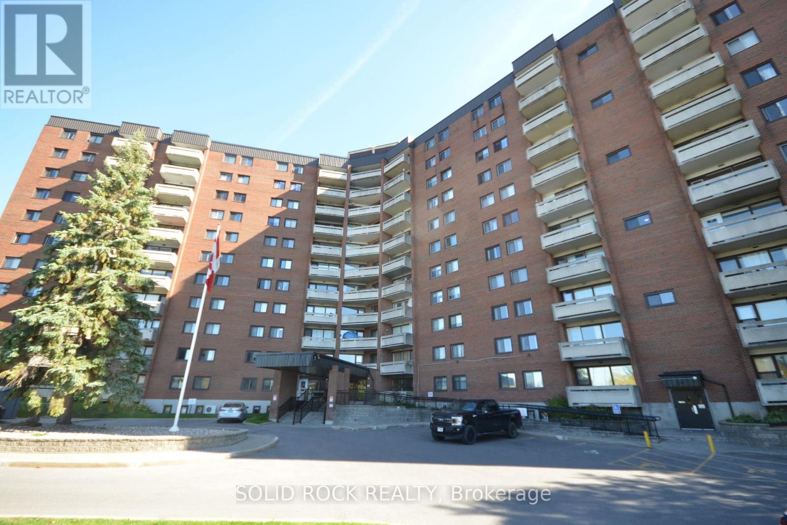 812 3100 Carling Ave, Ottawa, ON K2B 6J6