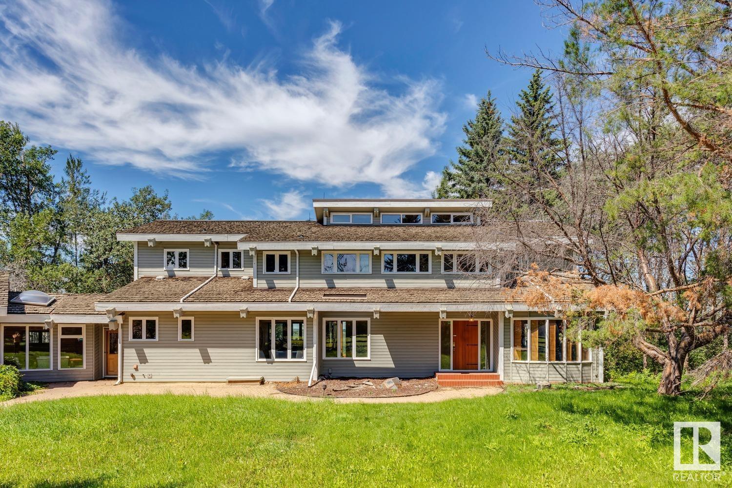 8 Av Sw Unit 18420 #a, Edmonton, AB T6W 1A5