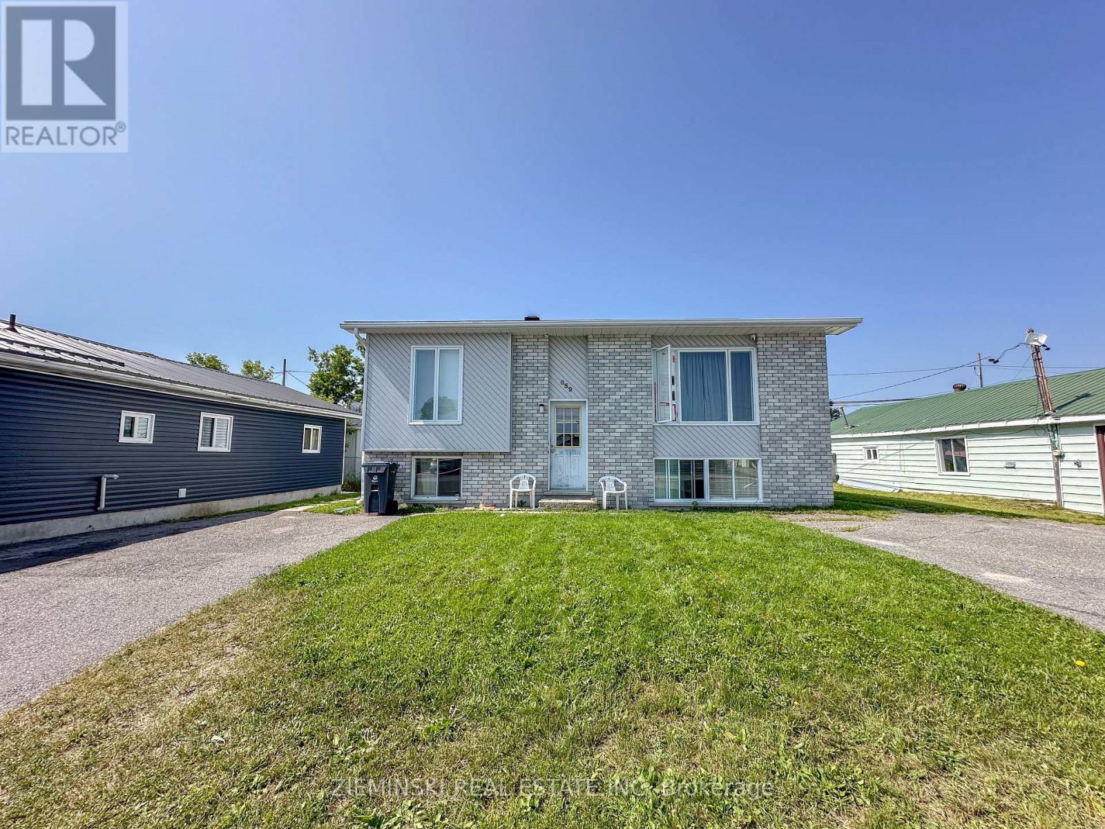659 Victoria Rd, Iroquois Falls, ON P0K 1E0