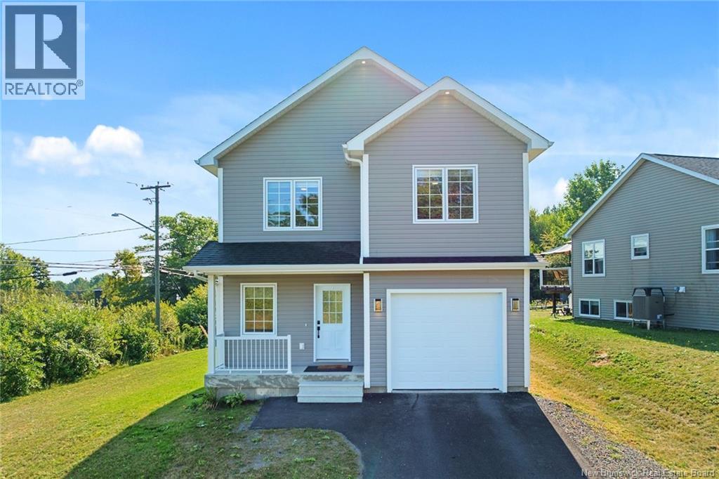 5 Stapleton St, Fredericton, NB E3C 0J5