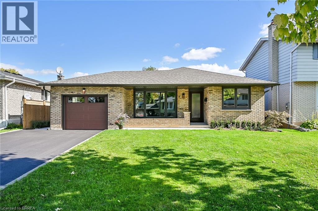 19 Wildflower Ln, Brantford, ON N3R 6B3