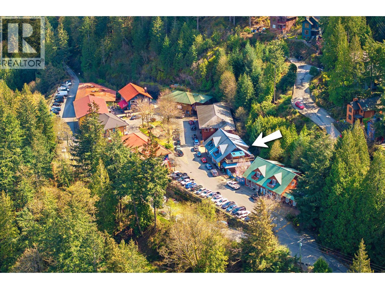 585 Artisan Ln, Bowen Island, BC V0N 1G2