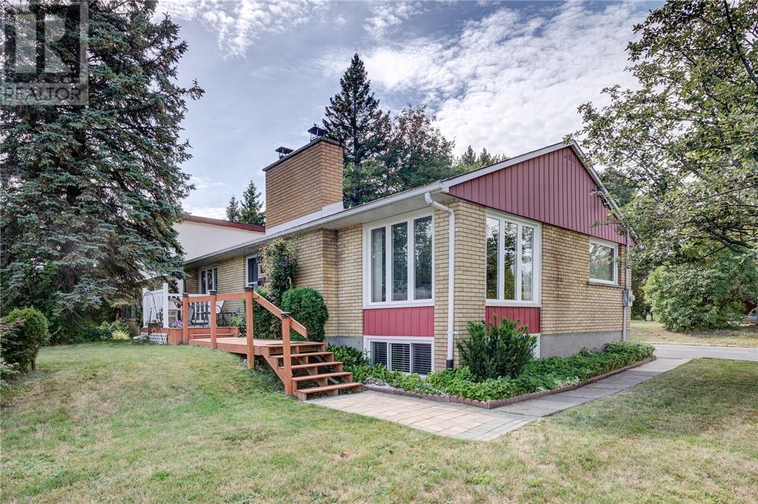 829 Attlee Ave, Greater Sudbury, ON P3A 3H5