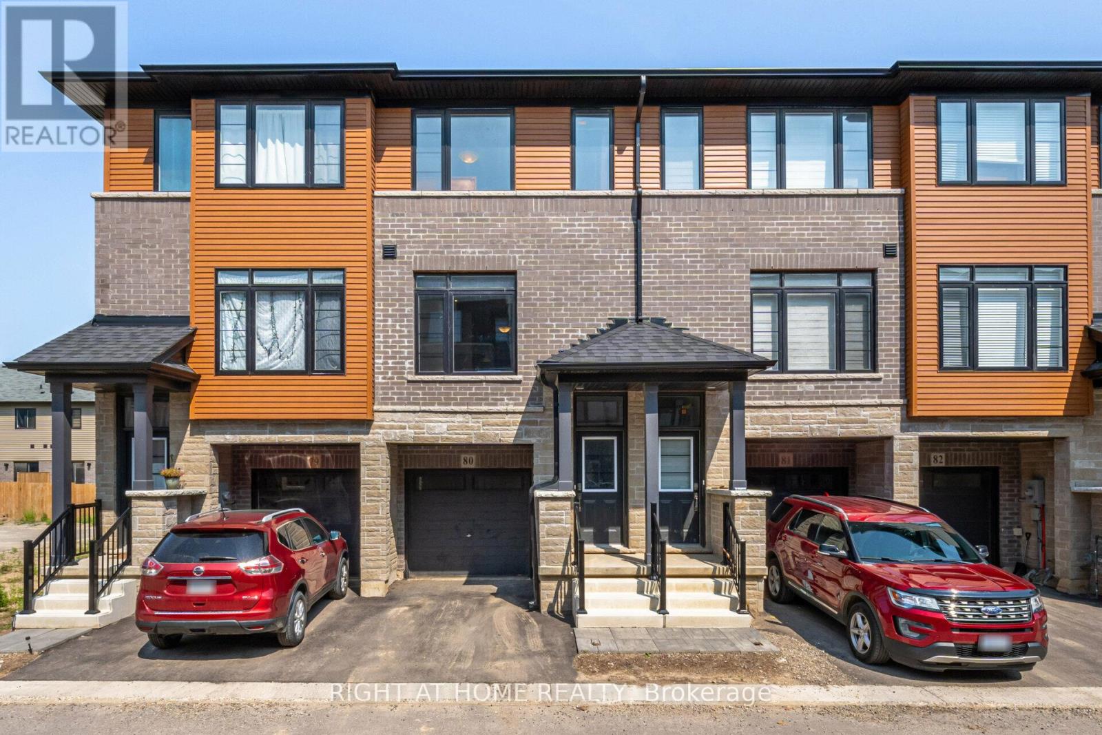 80 461 Blackburn Dr, Brantford, ON N3T 0W9