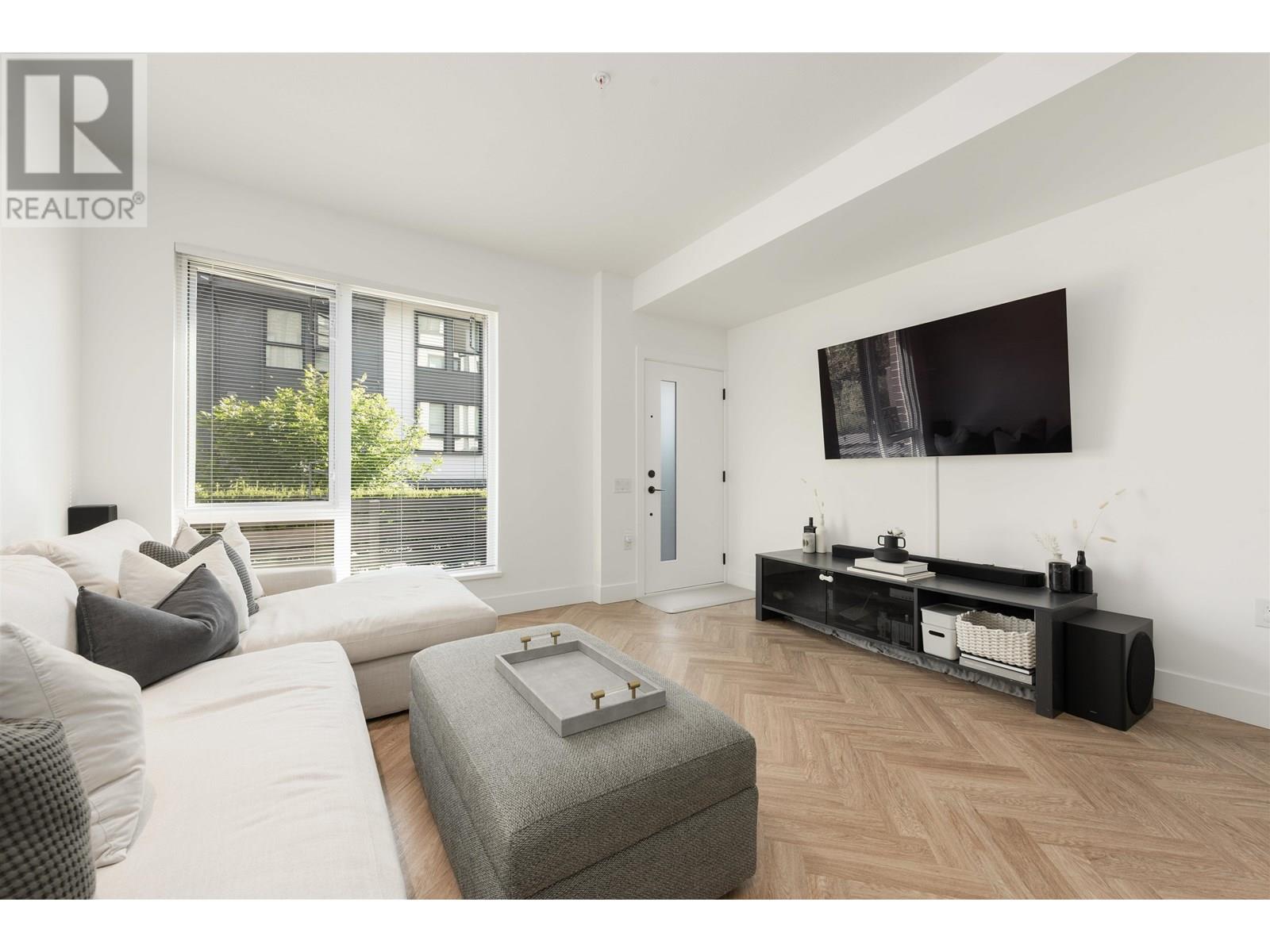 9278 Slopes Mews Unit 3, Burnaby, BC V5A 0G1