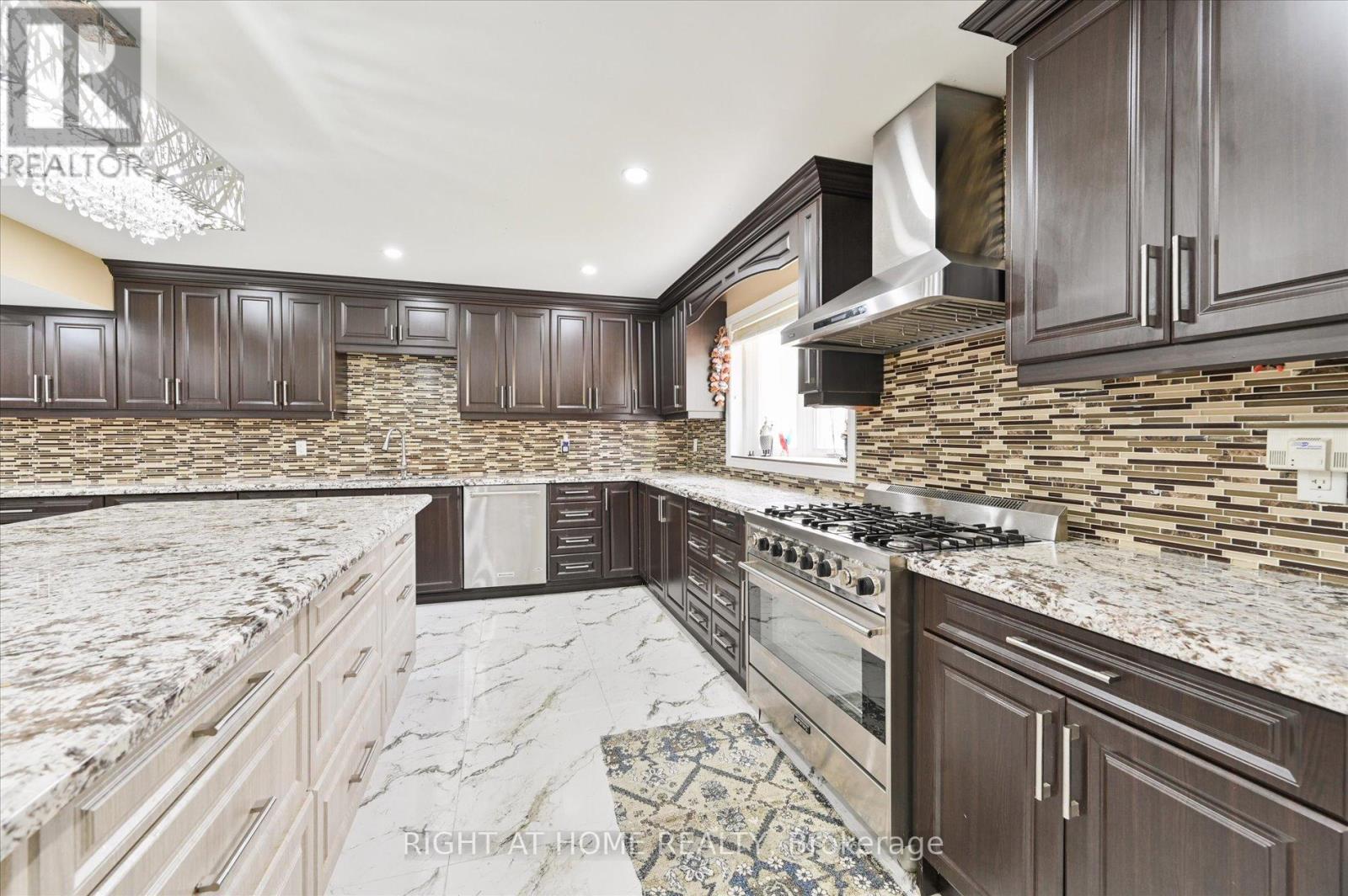 2555 Cynara Rd, Mississauga, ON L5B 2R5