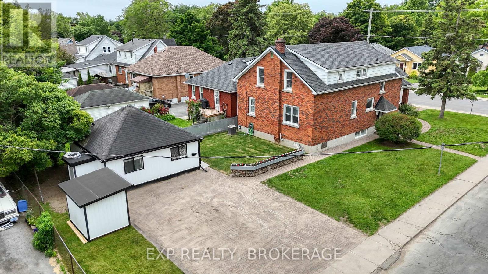 493 College St, Kingston, ON K7L 4M8