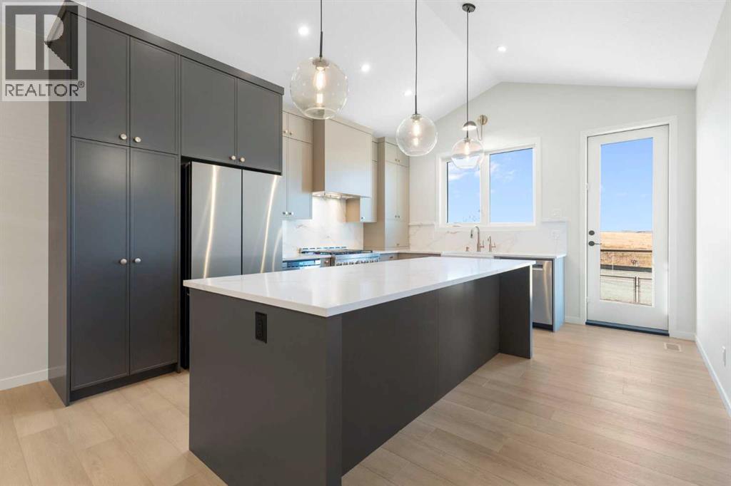 147 Marmot Grv NW, Calgary, AB T3R 2G4