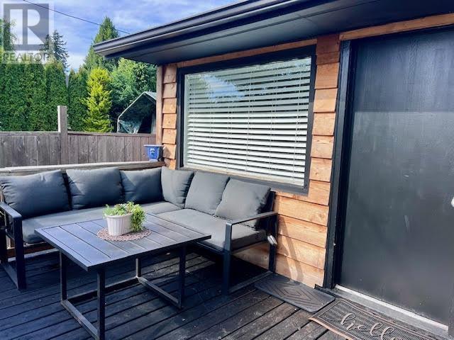 716718 Hillcrest Rd, Gibsons, BC V0N 1V9