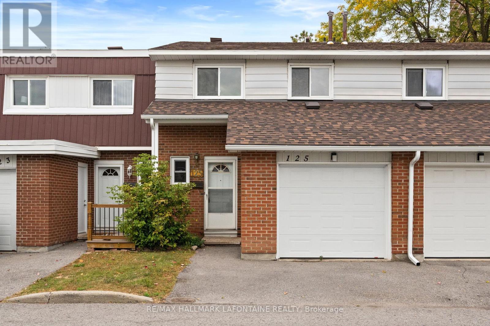 125 The Rockery Private, Ottawa, ON K1K 3Y5