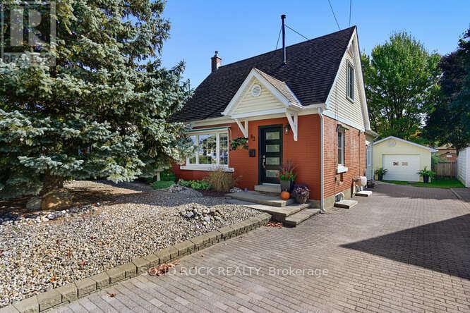 83 Havelock St, Brockville, ON K6V 4M2