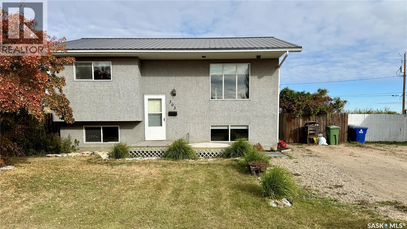 303 4th Street, Dundurn, SK S0K 1K0