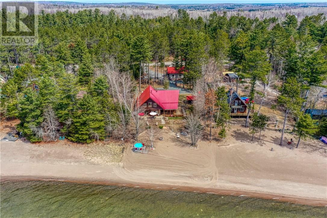 33 Dominion Park Dr, Thessalon, ON P0R 1L0