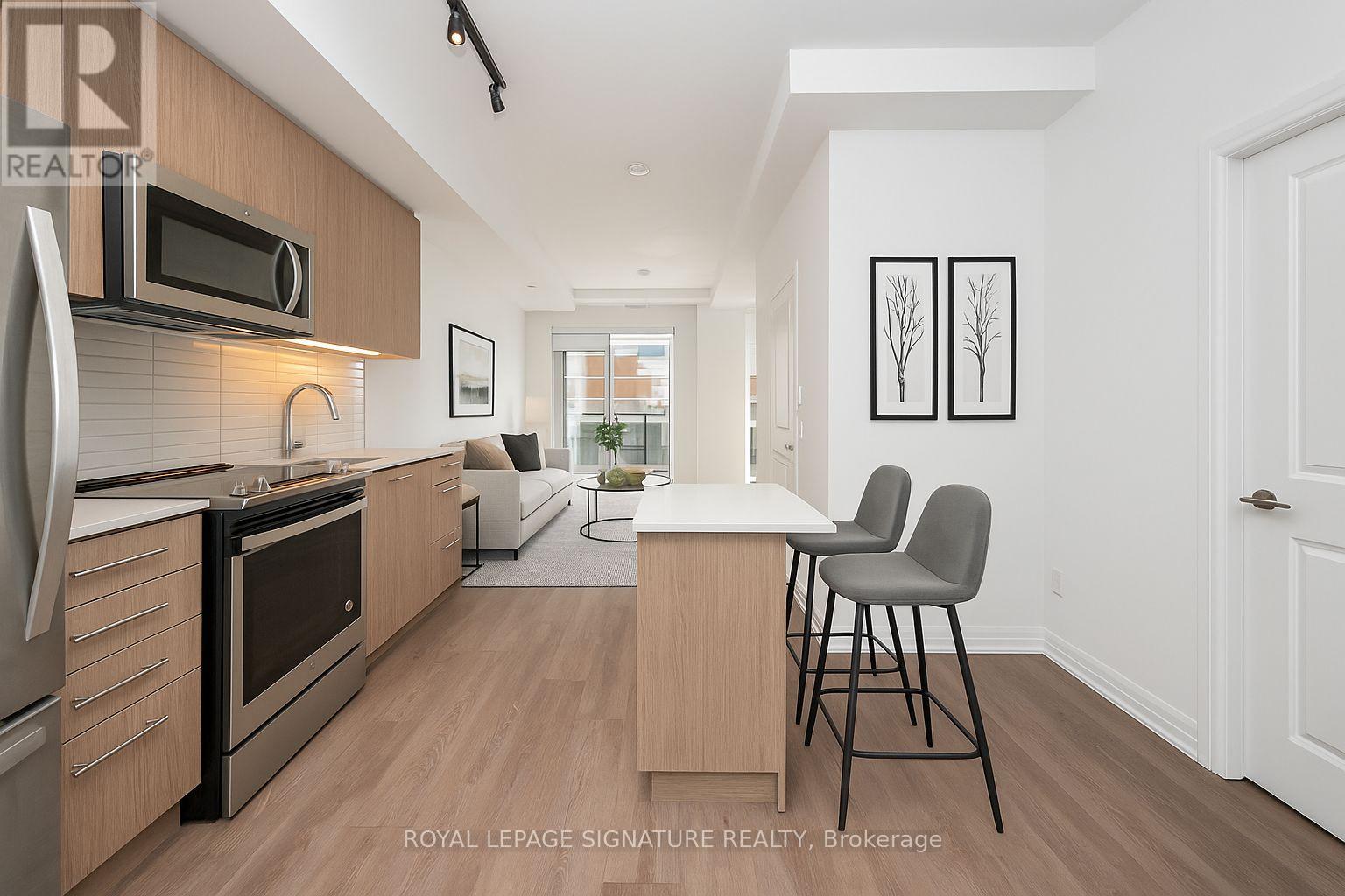 910 286 Main St, Toronto, ON M4C 0B3