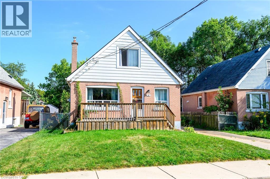 51 Shadyside Ave, Hamilton, ON L8V 3E2