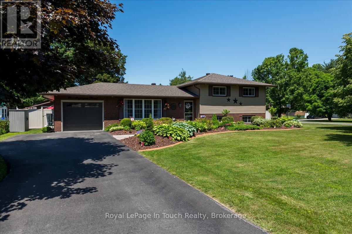 14 Maplegate Rd, Tiny, ON L0L 2T0