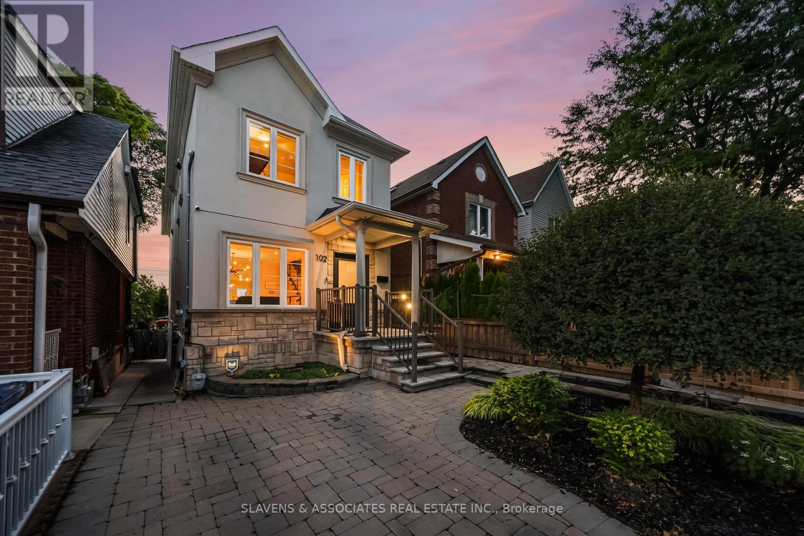 102 Gilbert Ave, Toronto, ON M6E 4W1