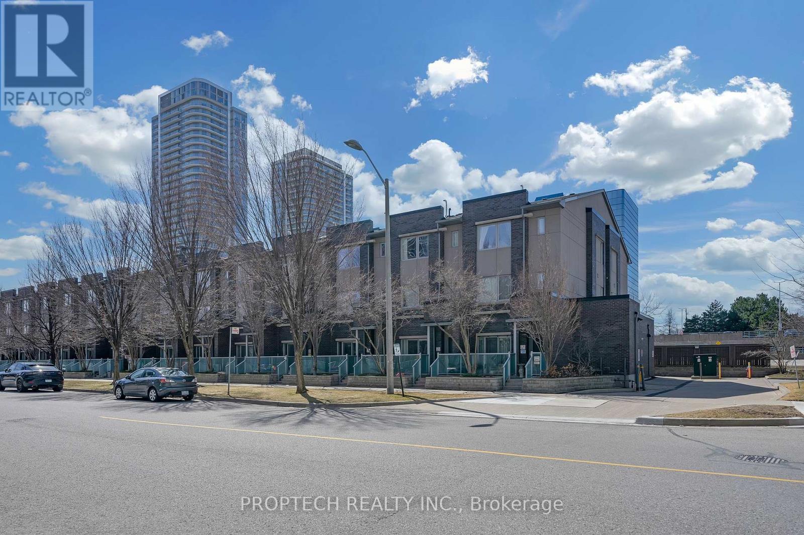 67 295 Village Green Sq, Toronto, ON M1S 0L1