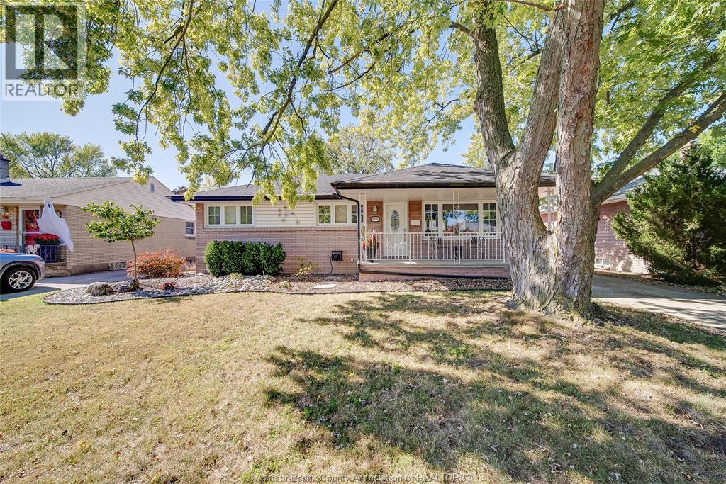 1225 Parkview, Windsor, ON N8S 2X8