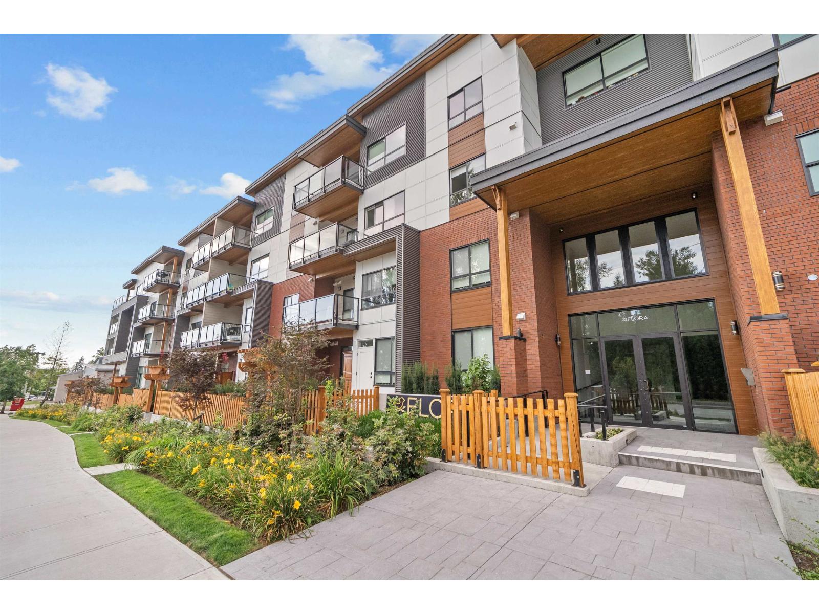 20286 72b Avenue Unit 405, Langley, BC V2Y 1T9