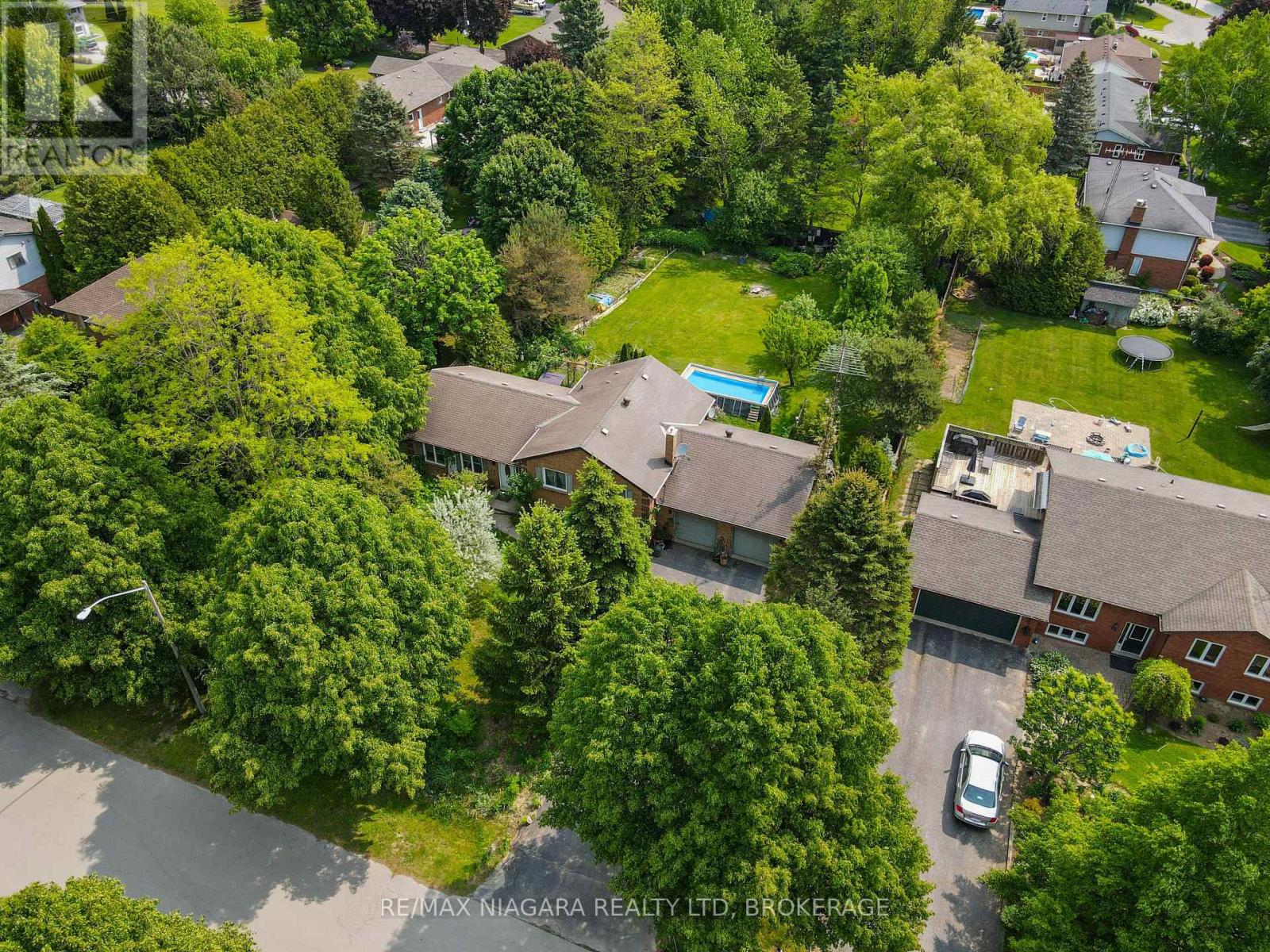 10 Beverly Glen Dr, Hamilton, ON L0R 1T0