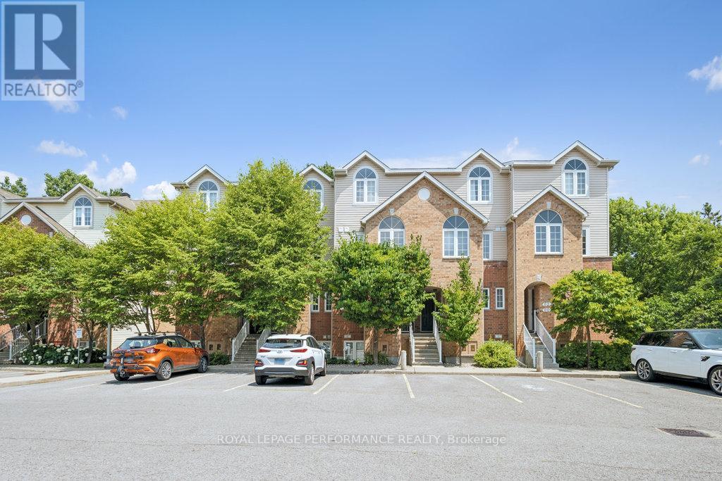 19 90 Steele Park Private, Ottawa, ON K1J 0J2