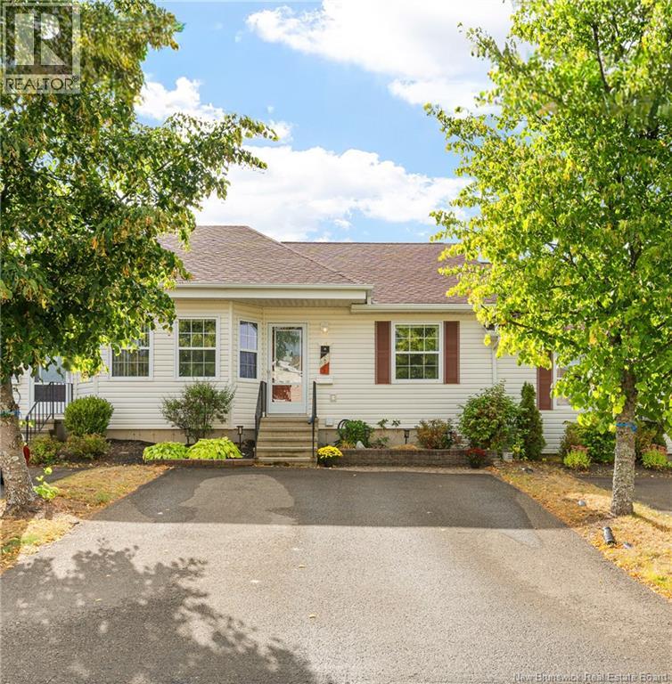 19 Domethilde Cres, Dieppe, NB E1A 8R4