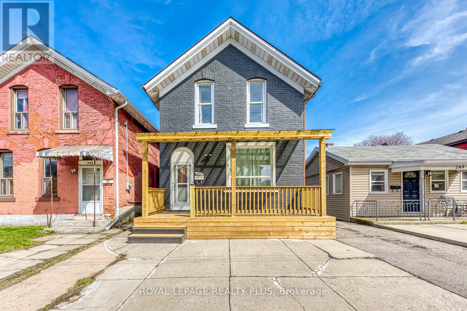 247 Robert St, Hamilton, ON L8L 2R2