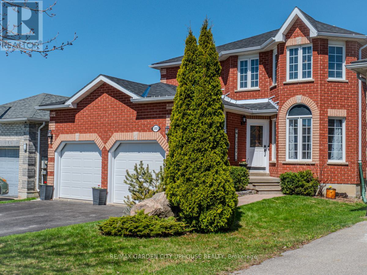 22 Grace Cres, Barrie, ON L4N 9S8