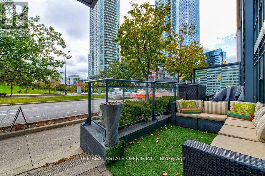 112 Fort York Blvd G09 Blvd, Toronto, ON M5V 4A7