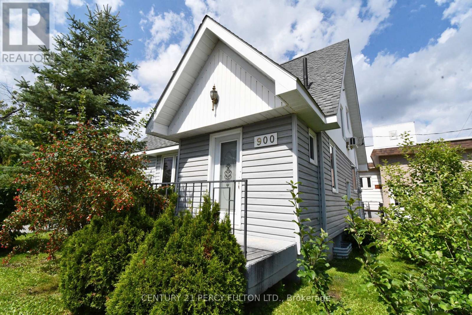 900 Prince St, Hearst, ON P0L 1N0