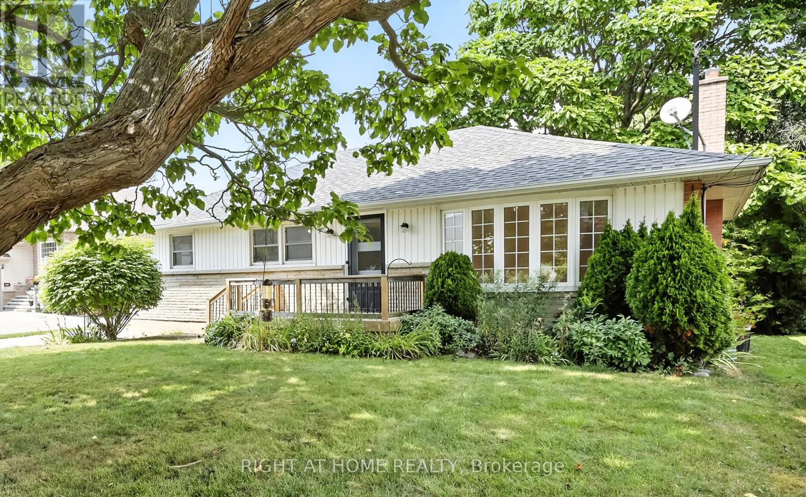 1416 Nash Rd, Clarington, ON L1E 2K1