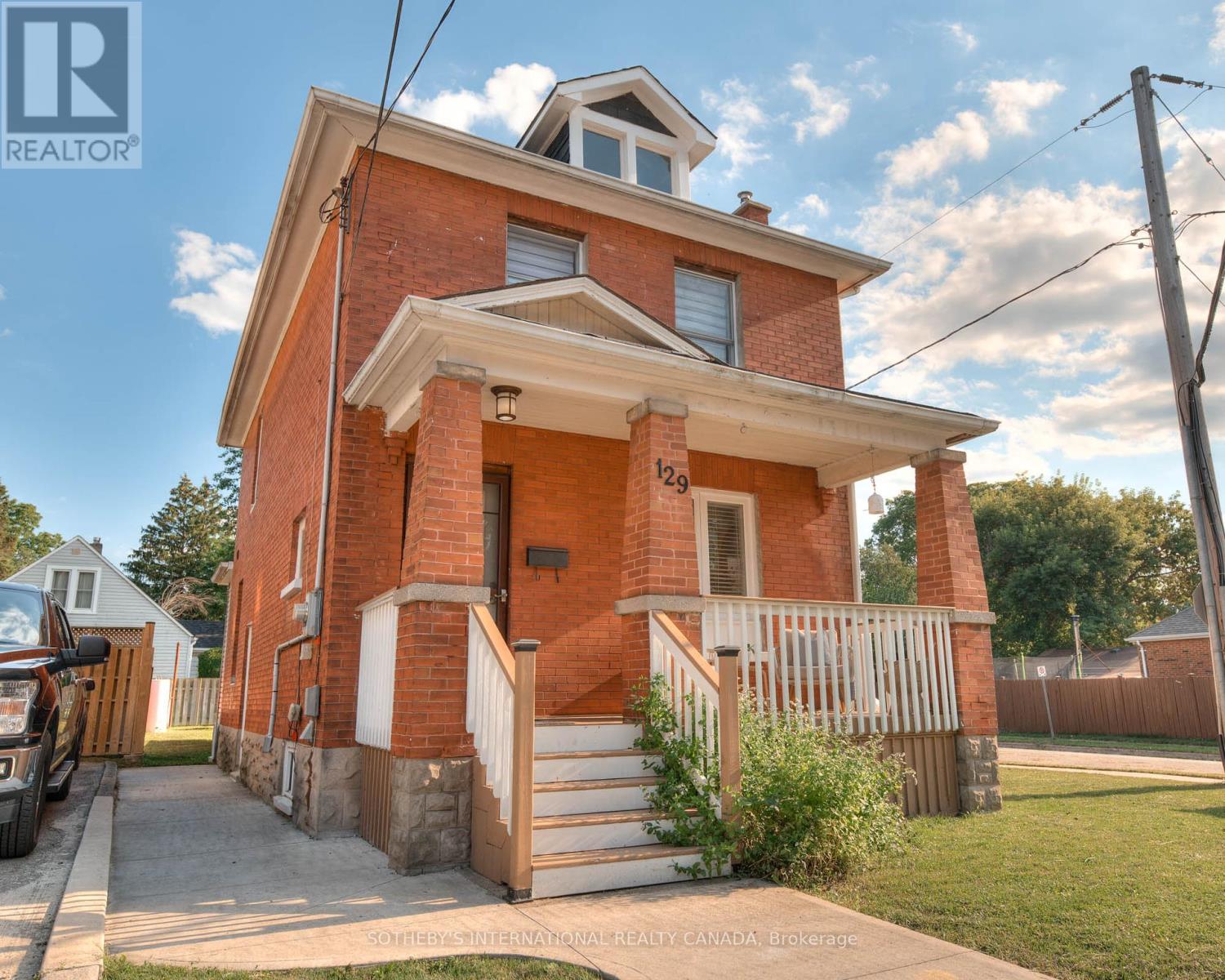 129 Elliott St, Cambridge, ON N1R 2K1