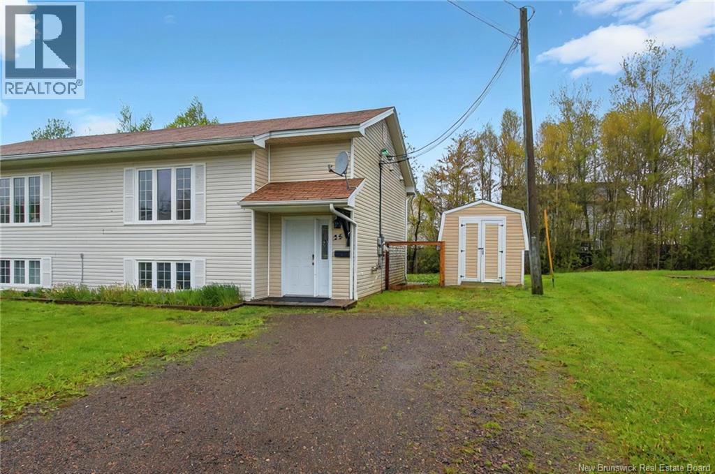 25 Thaddee St, Dieppe, NB E1A 6V4
