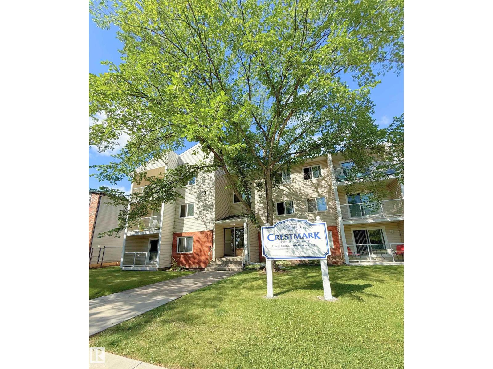 10842 107 Street Northwest #303, Edmonton, AB T5H 2Z3