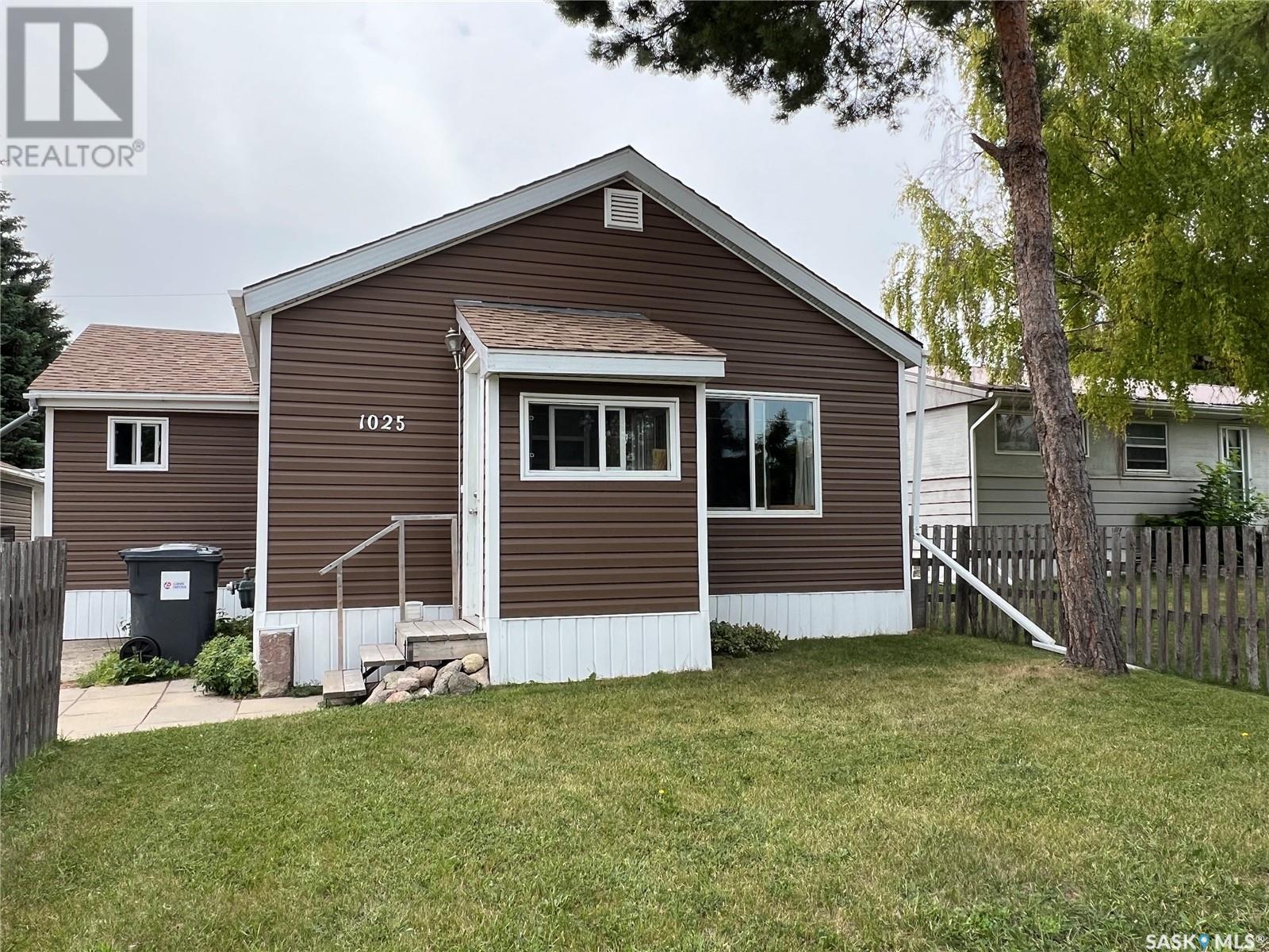 1025 Veterans Ave, Esterhazy, SK S0A 0X0