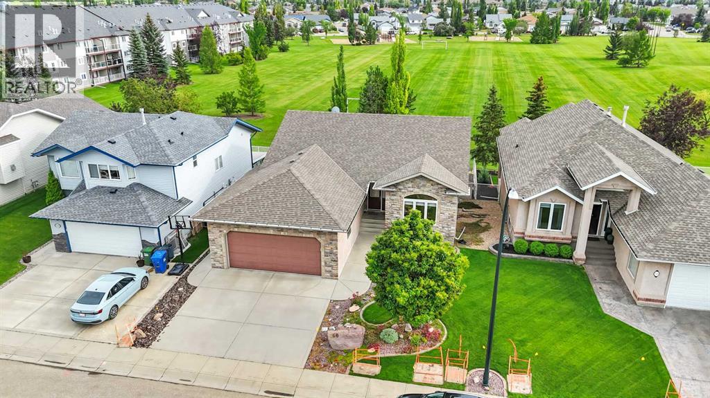 160 Daniel Cres, Red Deer, AB T4R 3M2