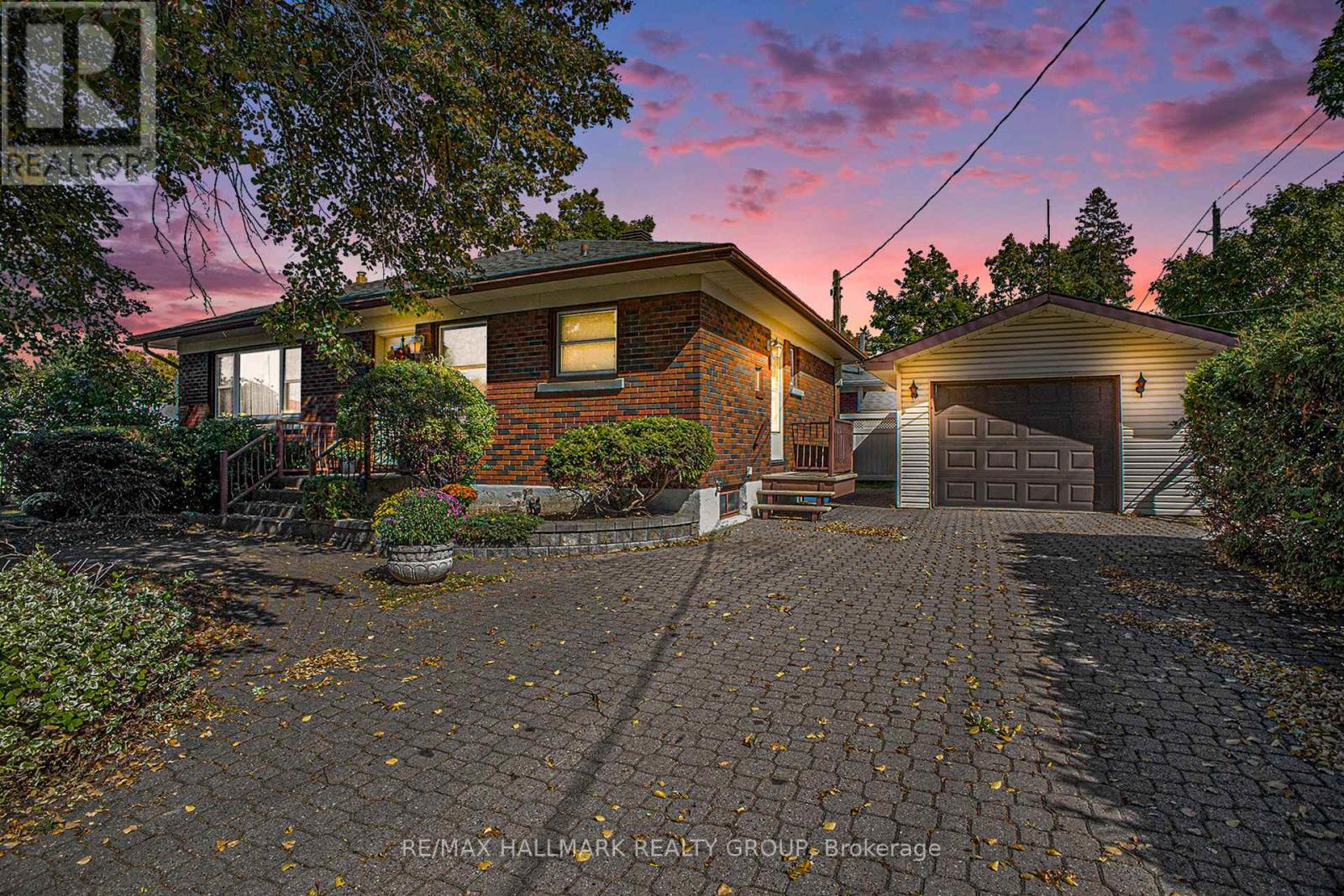 2023 Vincent St, Ottawa, ON K1G 2M8