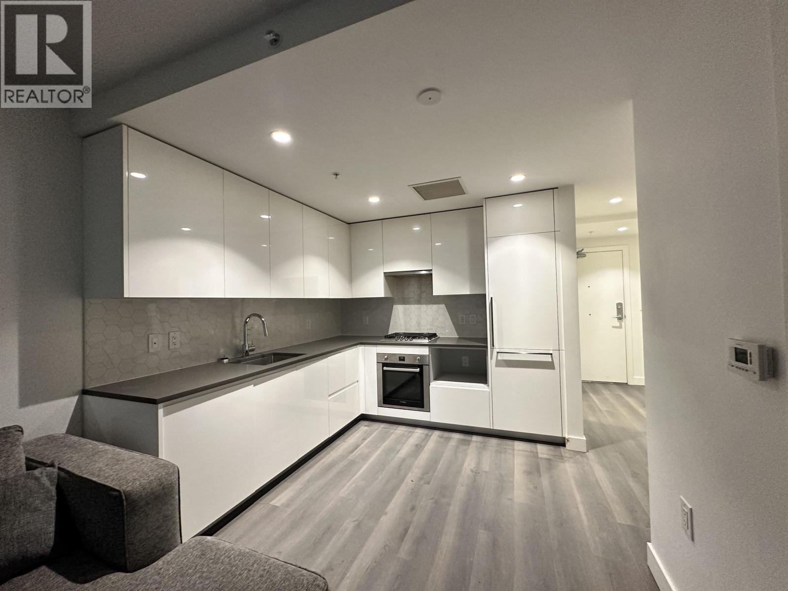 8181 Chester Street Unit 202, Vancouver, BC V5X 0J9