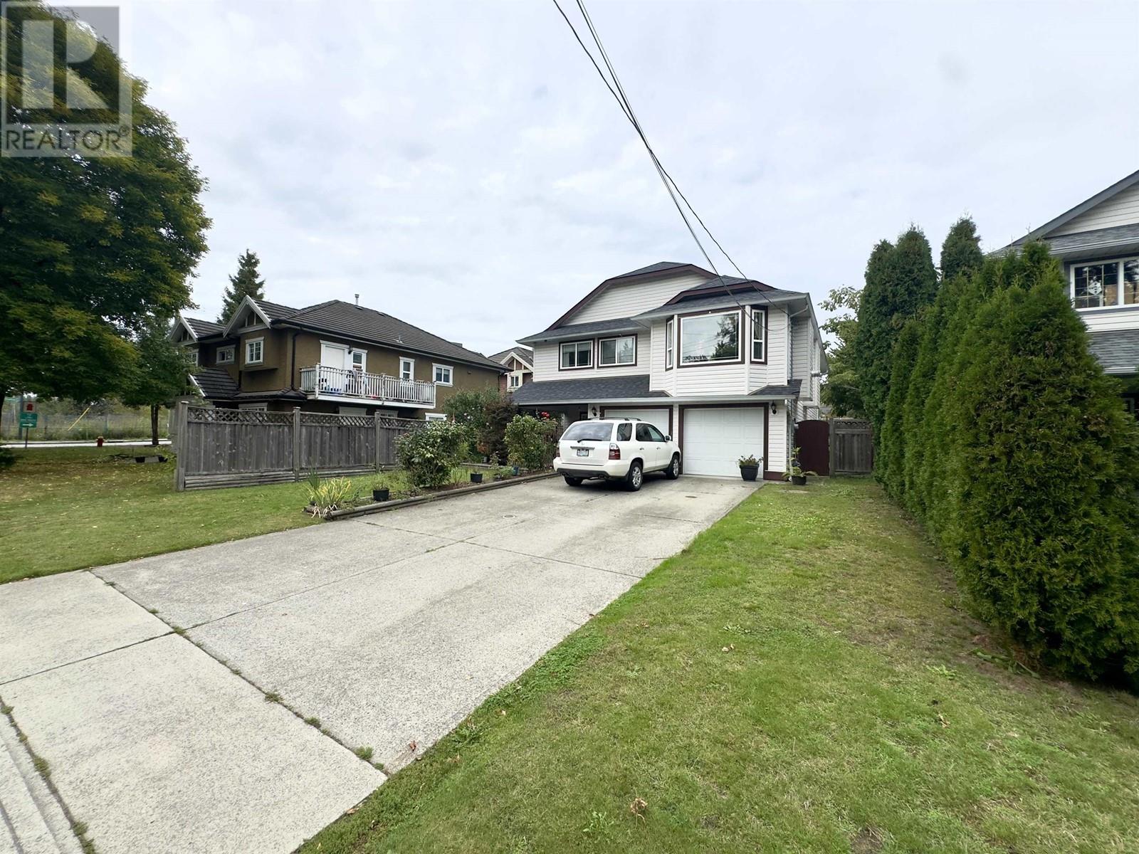 585 Alderson Ave, Coquitlam, BC V3K 1T4