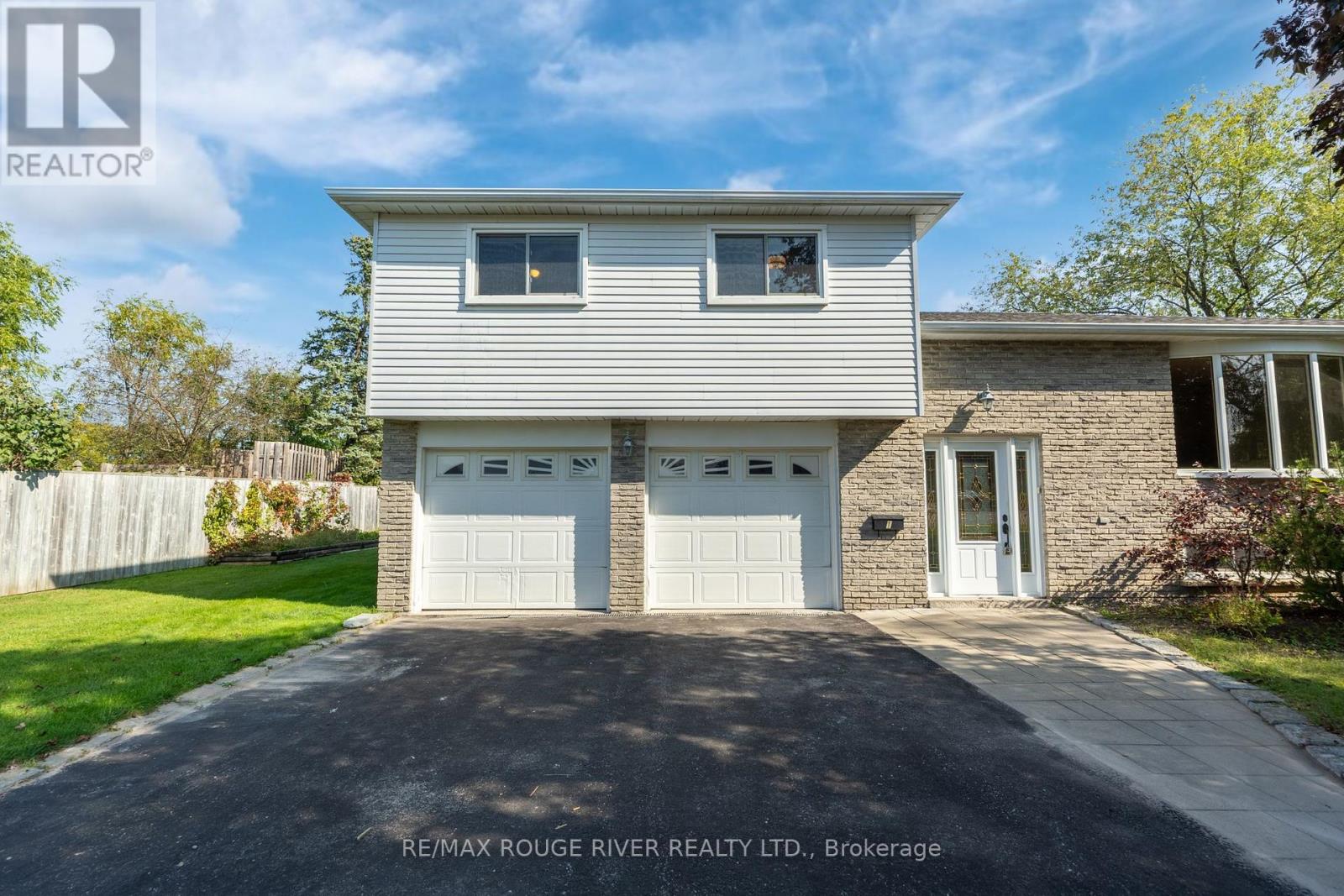 1 Applewood Cres, Kawartha Lakes Lindsay, ON K9V 4W7